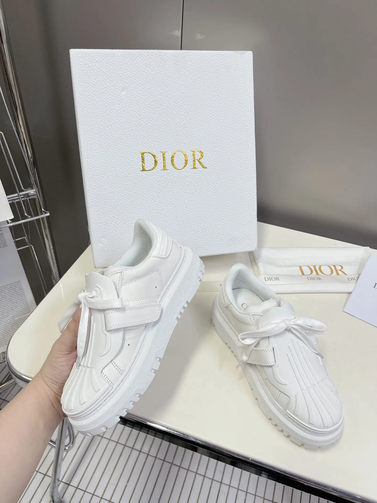 👟👟Ex-factory price 480👟👟Women's Shoes Women's Clothing Women's Shoes Women's Clothing DIOR Dior classic shell-toe sneakers, genuine purchase and development, perfect one-to-one reproduction ✔️Cow leather upper ➕Transparent film, classic shell outsole, very comfortable, genuine full set of packaging, transparent outsole, size 35-41